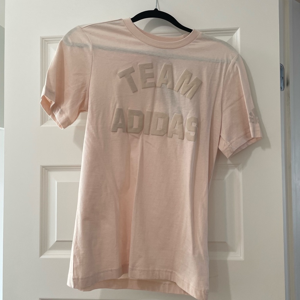 Beige adidas t-shirt